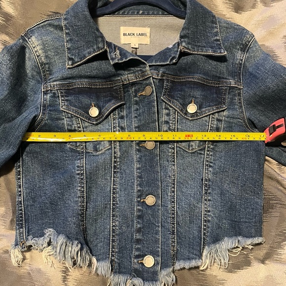 Cropped raw hem denim jean jacket - Picture 6 of 8